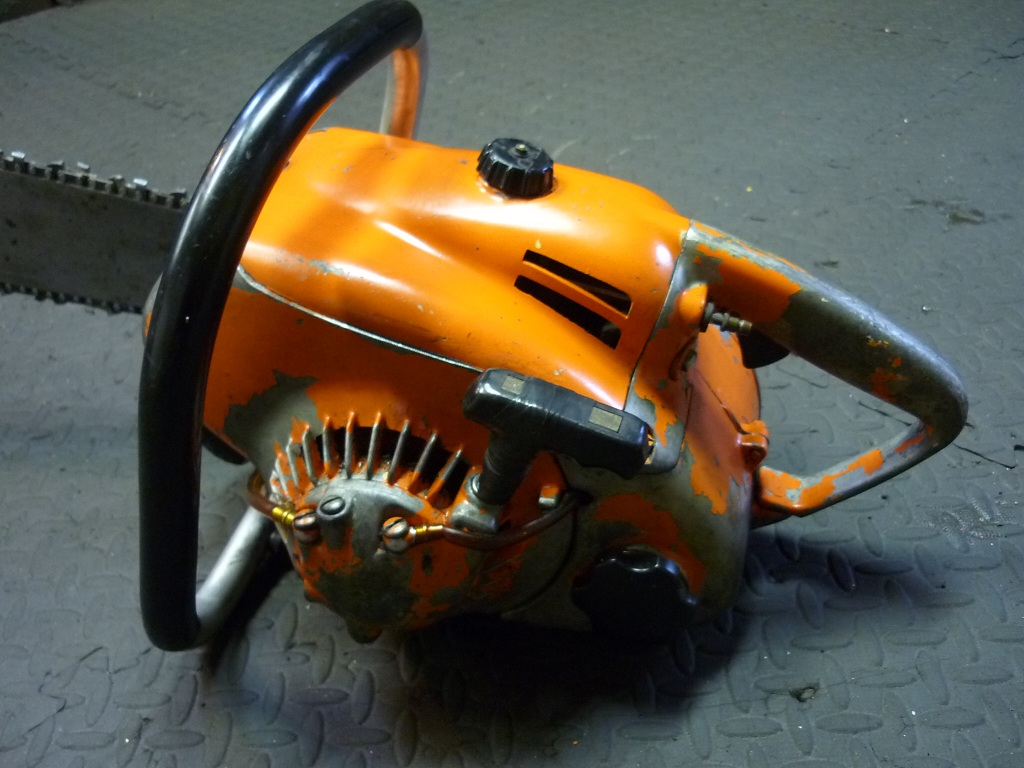 VINTAGE CHAINSAW COLLECTION DOLMAR CA.