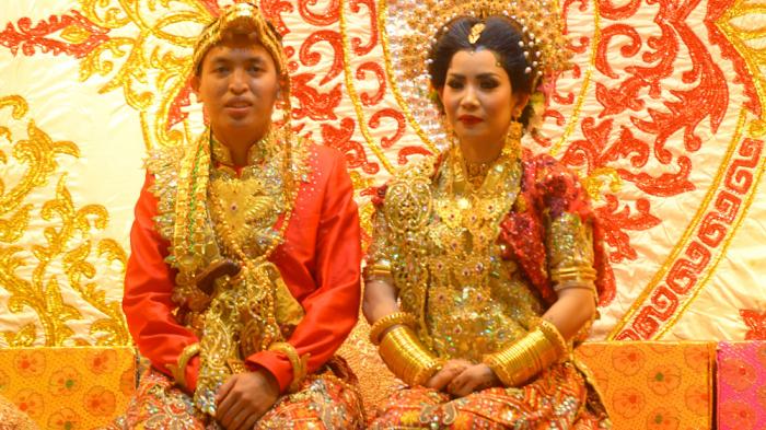 model pengantin bugis berhijab