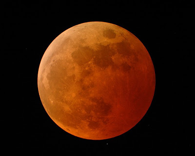 http://3.bp.blogspot.com/-lFwktYyZMOc/TfiajAwohlI/AAAAAAAAB6Q/w-OnUys8OFw/s1600/total-lunar-eclipse1.jpg