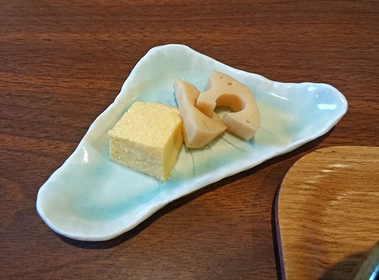 出し巻玉子とレンコン 出し巻玉子とレンコンの写真
