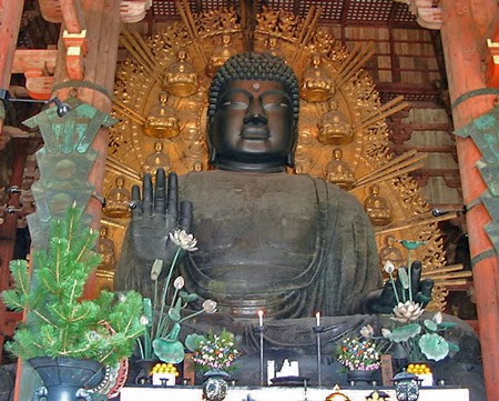 Great Buddha, Todaiji temple, Nara, 752 year (only head was made in the end of the 17th century), H.15m.　