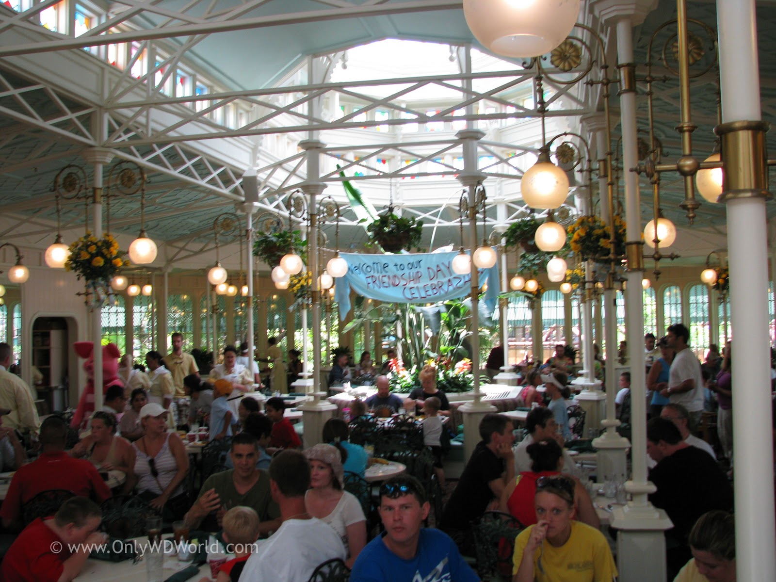 Disney World Character Dining: Magic Kingdom's Crystal Palace | Disney