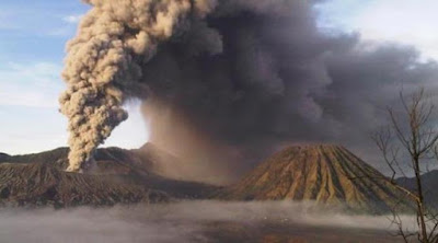 Letusan Gunung Bromo Letusan Gunung Bromo