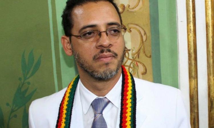 'Cesare Battisti merece toda a nossa solidariedade e apoio', afirma deputado baiano do PSOL