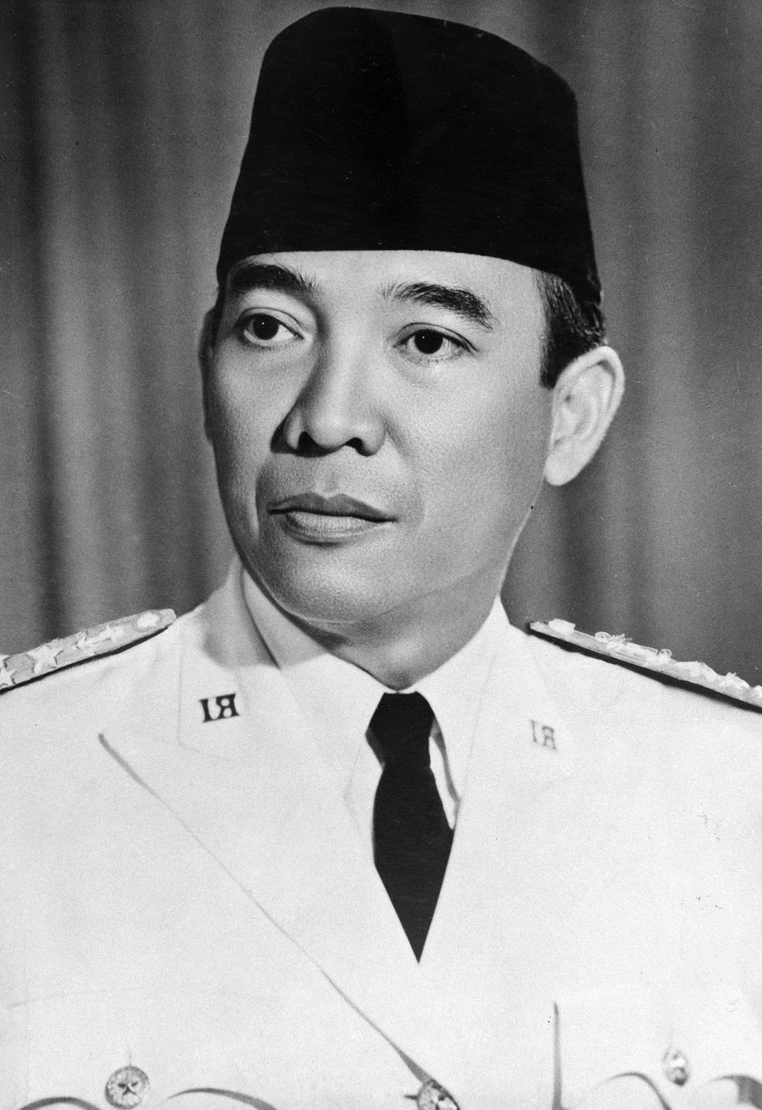 Soekarno: Sang Proklamator dan Bapak Bangsa