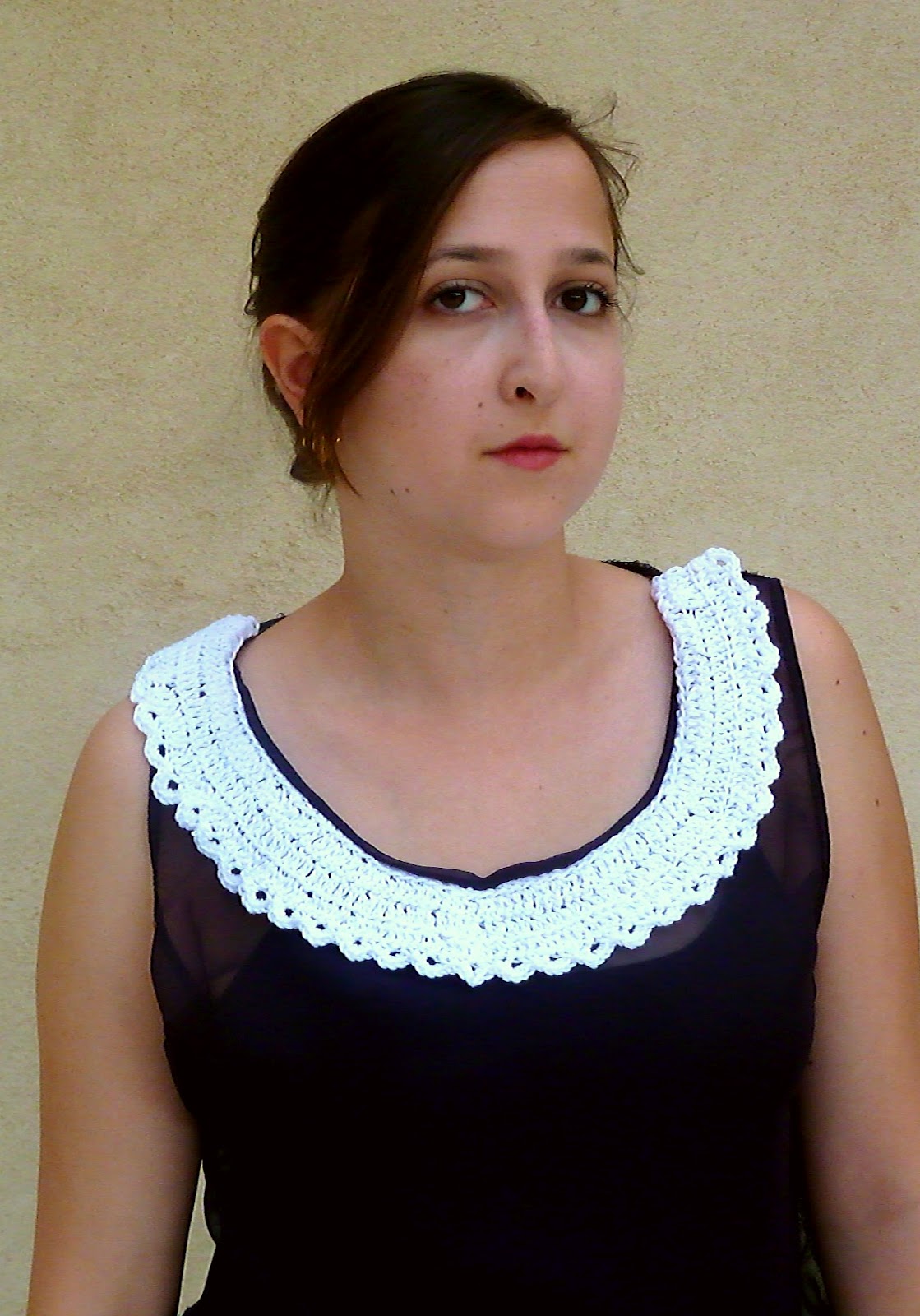 dinosaurgirl-crochet-collar-blouse