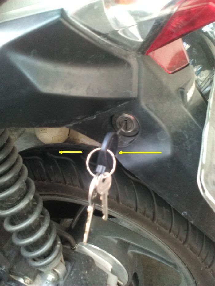 Cara Membuka Jok Motor Honda BeAT Tanpa Kunci Motor Plus