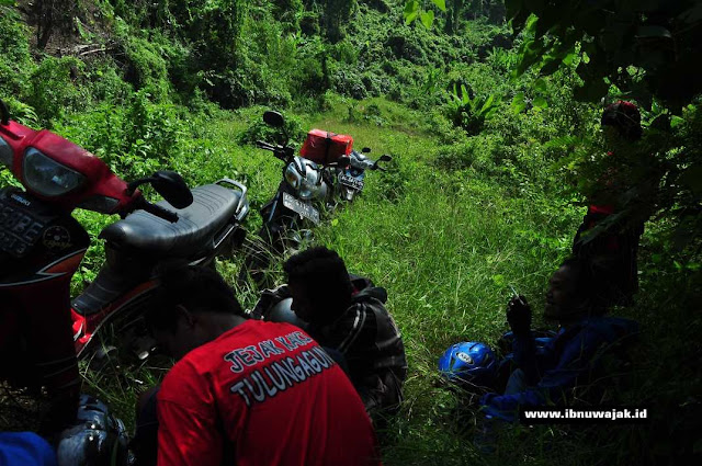 setelah melewati jalanan rusak setelah melewati jalanan rusak