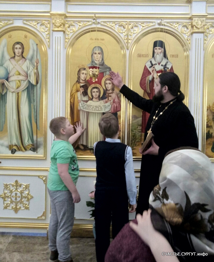 В гости в новый храм On a visit to a new Church