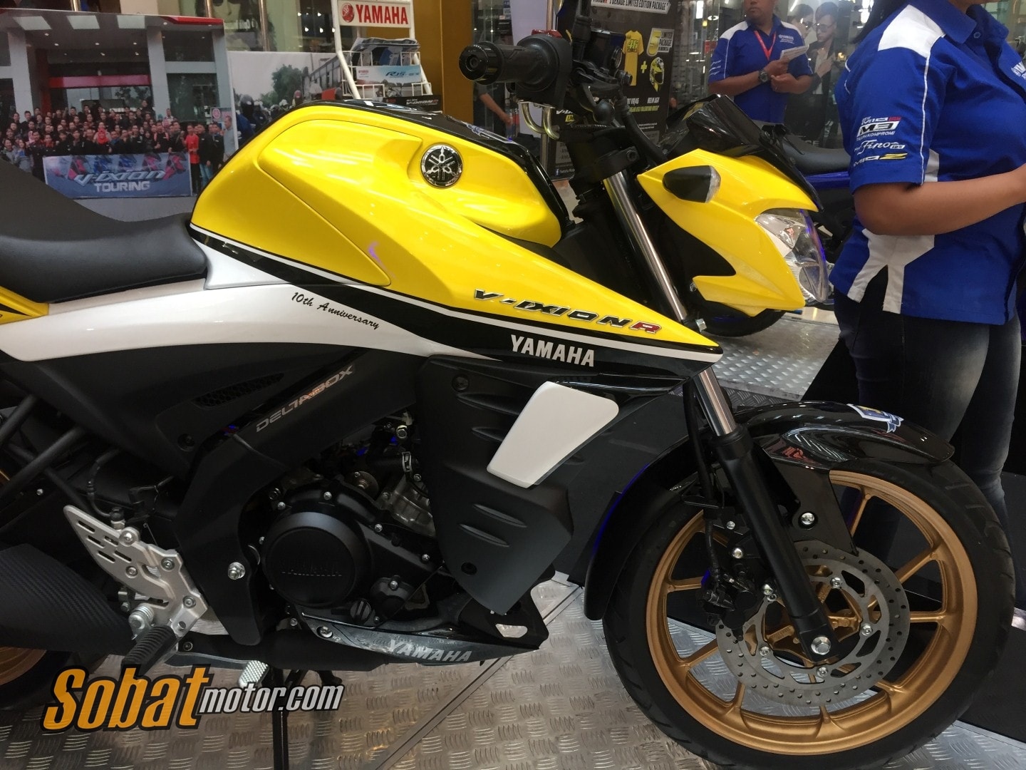 Photo Gallery : Impresi pertama New Yamaha Vixion R Limited Edition, keren sob ! #vixionR_1dekade