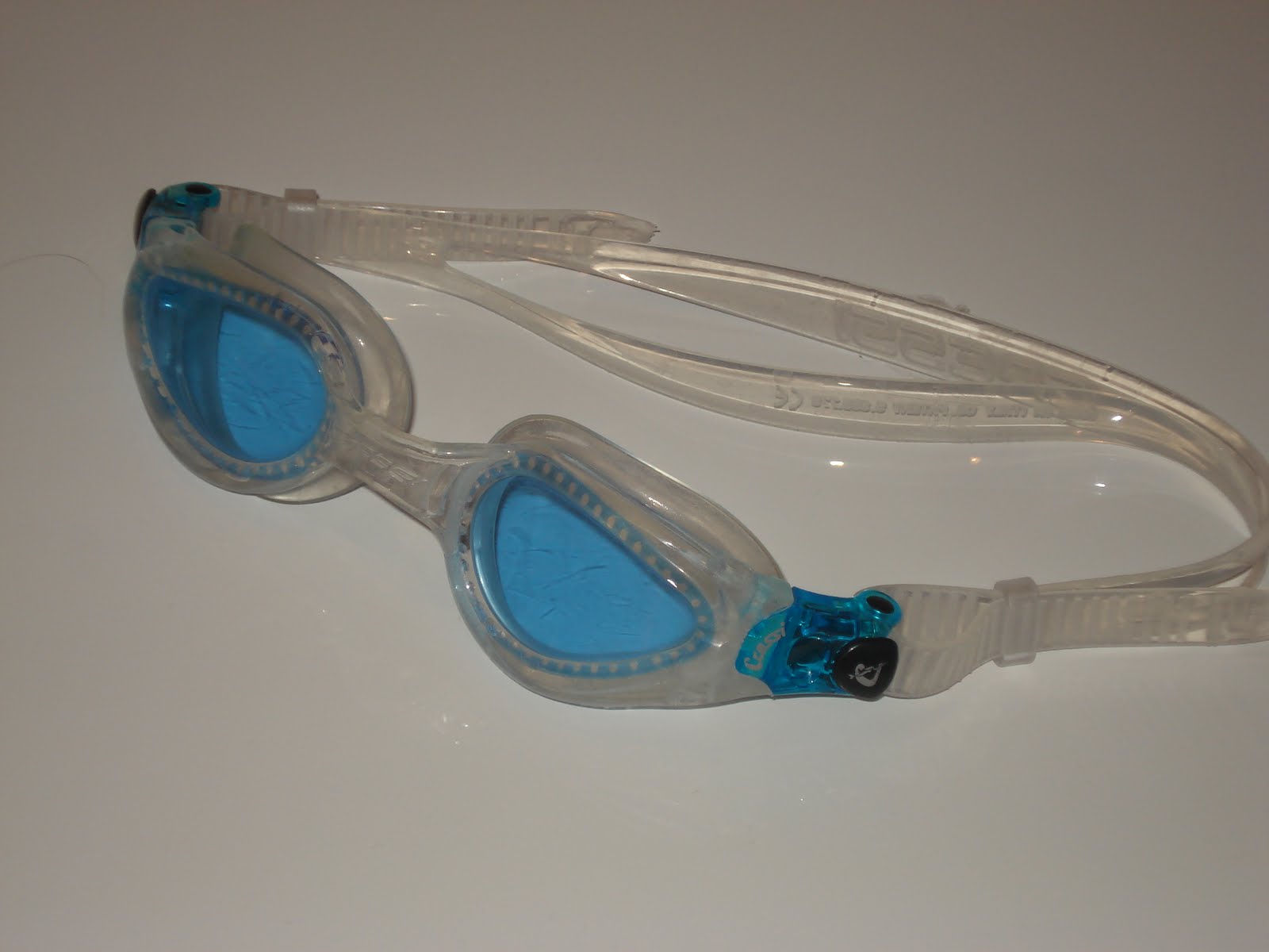 SWIMMING WAVES: Goggles