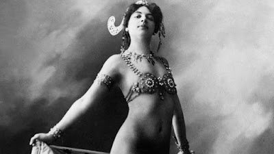 Mata Hari: hace cien años, ejecutaban por espía a la bailarina más