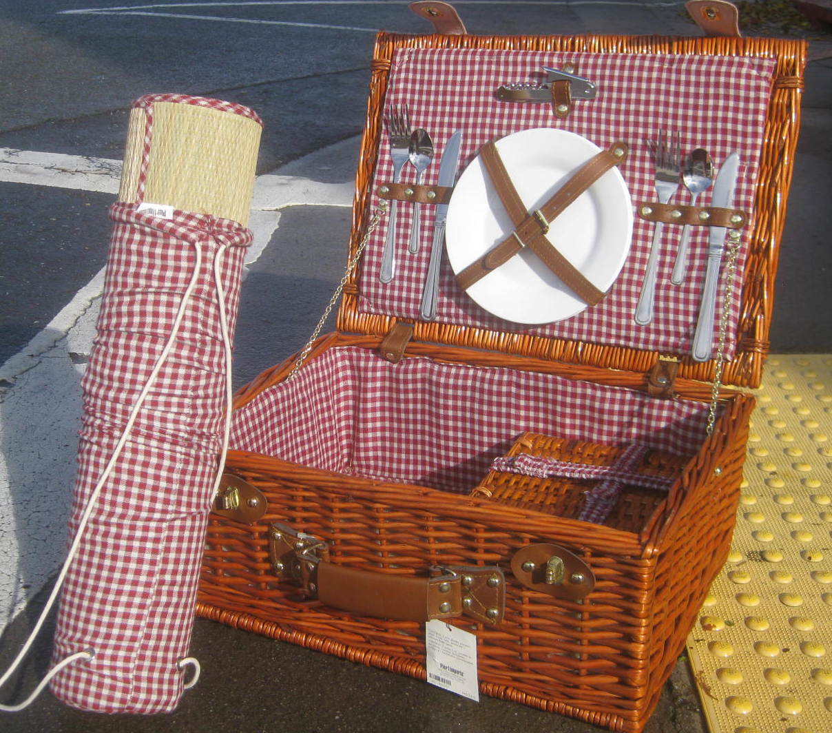 UHURU FURNITURE & COLLECTIBLES SOLD Chic Pier 1 Wicker Picnic Set 45