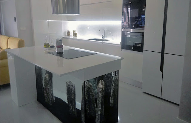 cocina-blanca-con-acuario-cce051 cocina