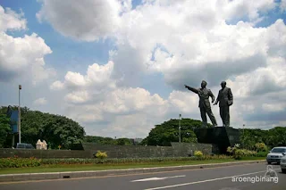 patung proklamator soekarno-hatta bandara cengkareng
