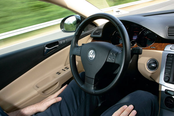 Volkswagen Terapkan Sistem Kemudi Tanpa Menyetir