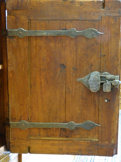 Antike Möbel: Renaissance Schrank von 1669