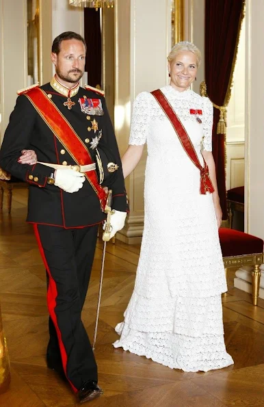 Crown Prince Haakon, Crown Princess Mett-Marit, Queen Sonja, King Harald