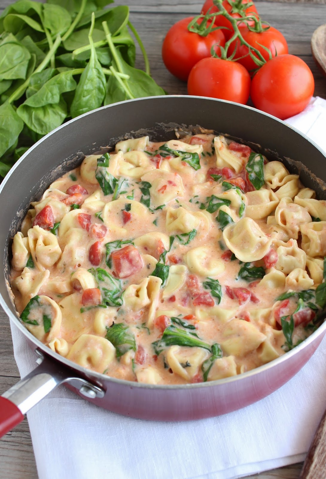 Creamy Spinach Tomato Tortellini