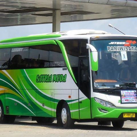 Bus Pariwisata BGS: Mengantar Petualangan, Membawa Kenangan