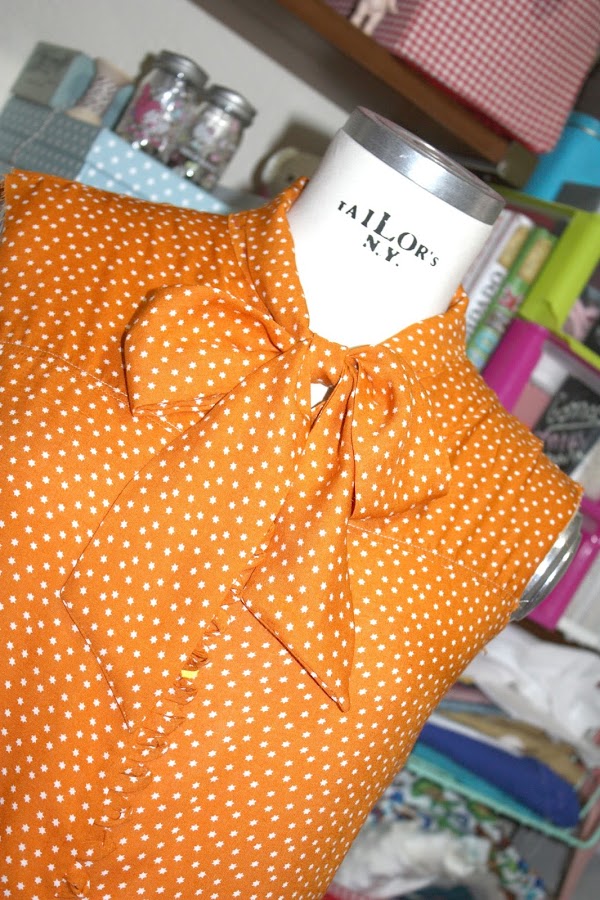 3ª parte COSE CONMIGO BLUSA 1B BURDA EASY OCTUBRE 2015 (BAJO, VISTAS Y LAZADA)