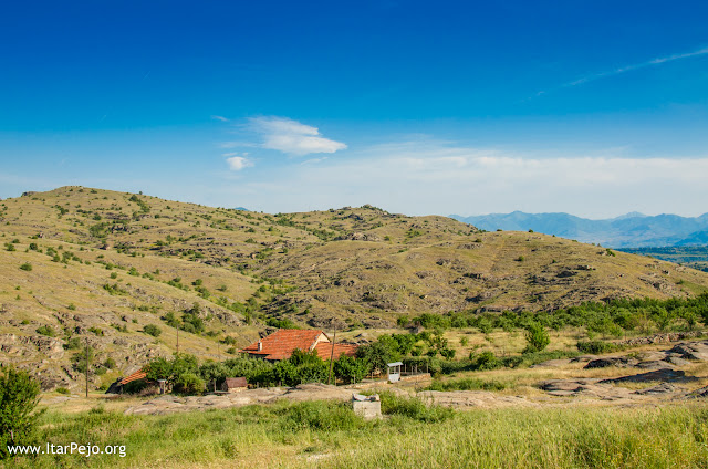 Staravina village, Mariovo