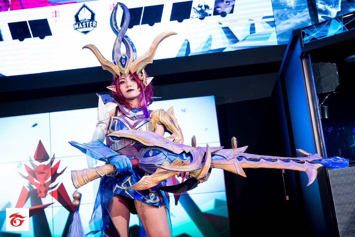 從一剛開始的《飛輪少年》的「咢」到現在的《寶石之國》的「磷葉石」，Kuro一步一步讓自己的作品日漸成熟，更臻完美。