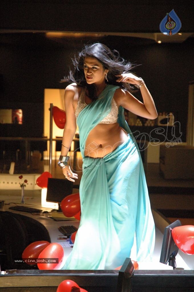Shraddha Das South Indian Actress Latest Wallpapers