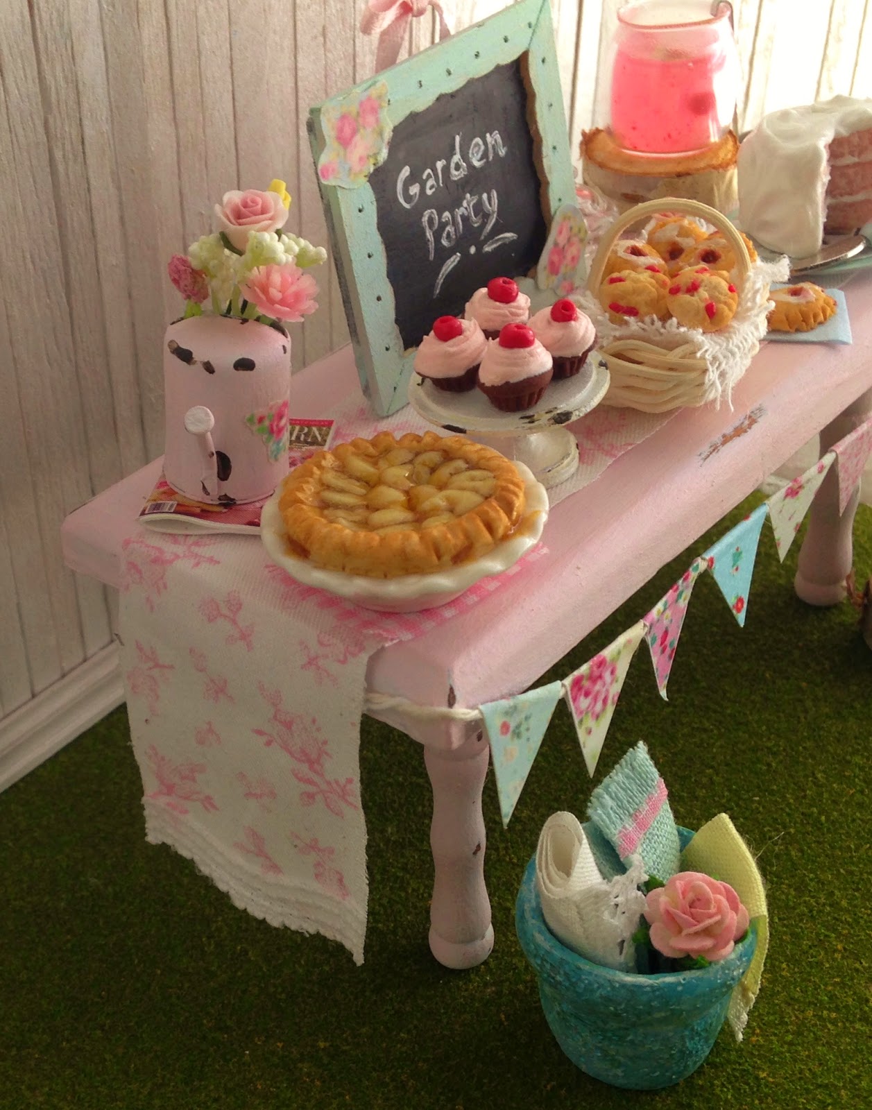 Little Things By Anna: Mini Garden Party...