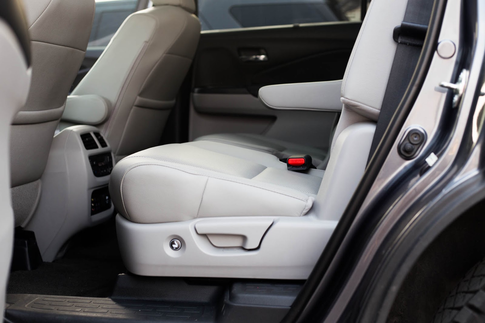 do it yourself divas Ford Explorer VS Honda Pilot