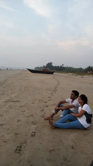 Tarkarli beach couple