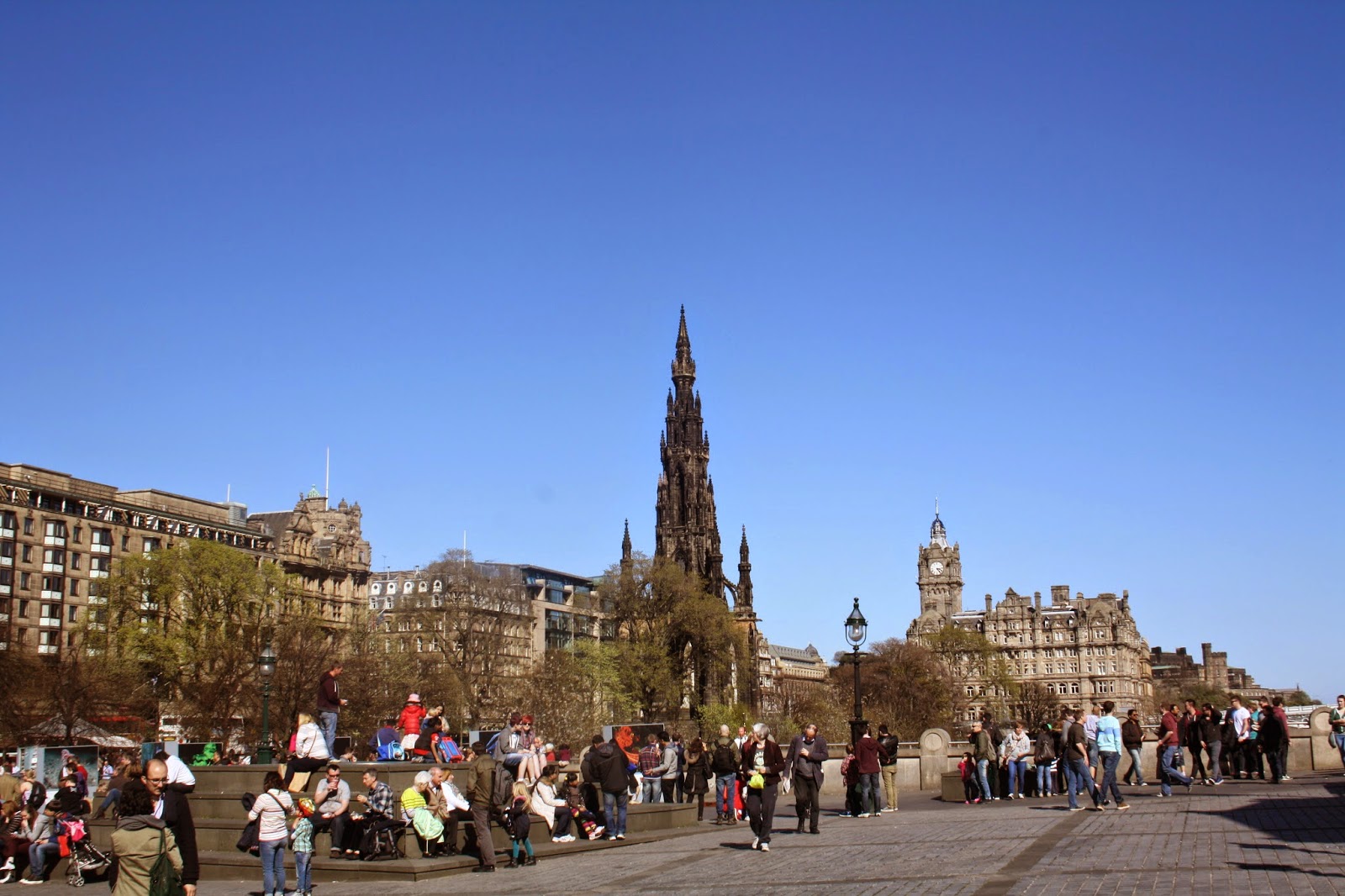 The Lucky Rainbow: Easter in Edinburgh