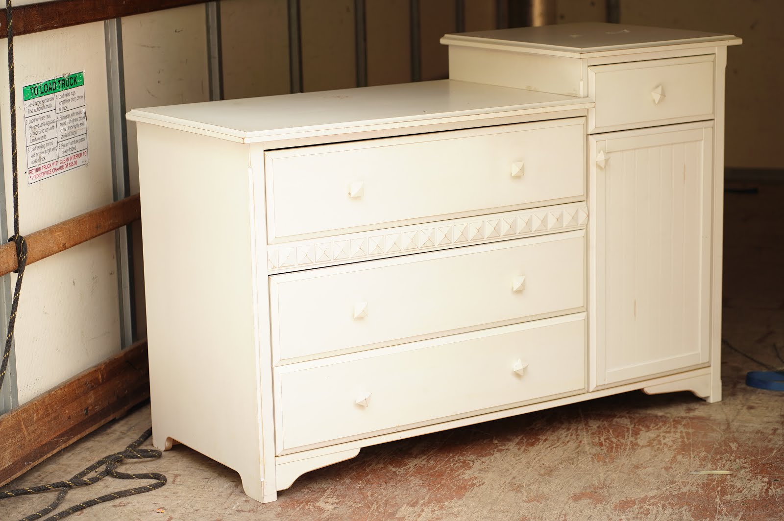 UHURU FURNITURE & COLLECTIBLES **SOLD** 97363 Canadian Country Style