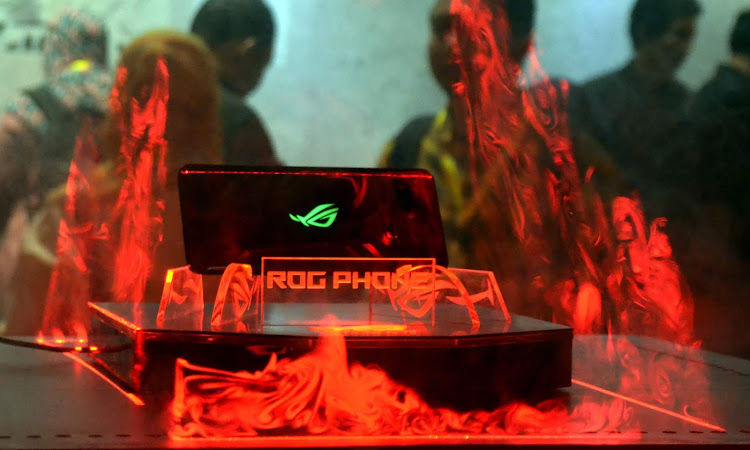 ROG Phone, Smartphone Gaming Khusus Untuk Sultan