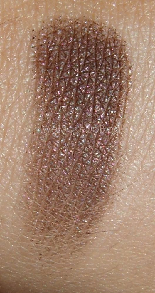 We MakeUp Shimmer is in the airStudio M Professional Baked eye shadow