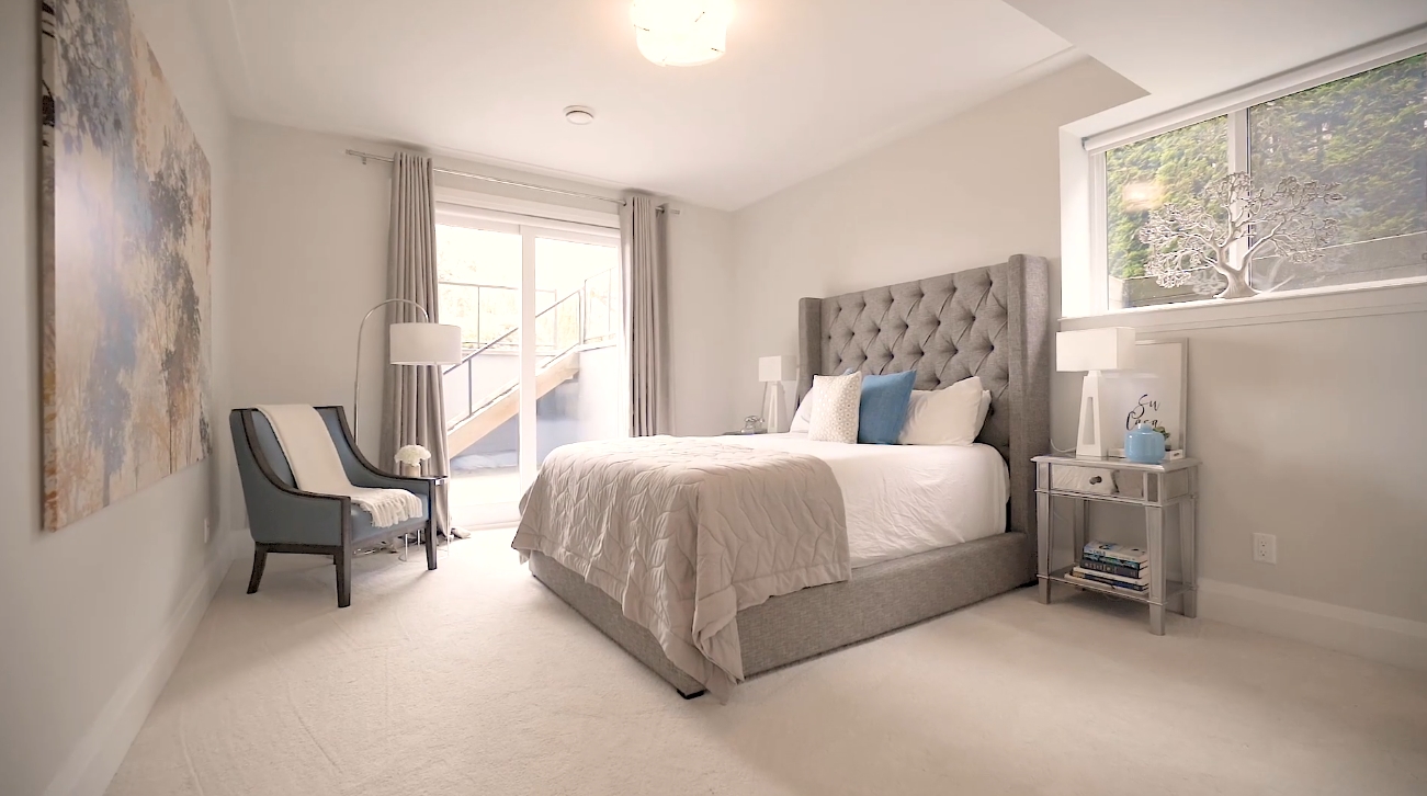 36 Photos vs. 15911 39A Avenue, South Surrey, BC - Sotheby's International Realty Canada - Luxury Home & Interior Design Video Tour