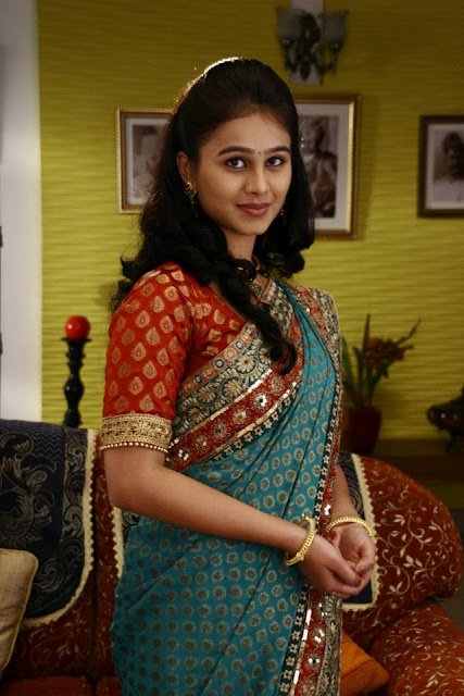 MarathiCineworld  Mrunal Dusanis Photos  Tu Tithe Mee Marathi