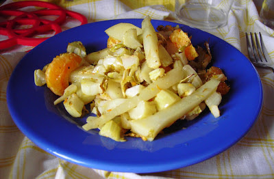 Hojas de coliflor y patata asadas a la mandarina