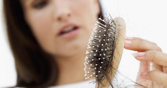 13 Petua Kurangkan Rambut Gugur Dengan Rawatan Alami