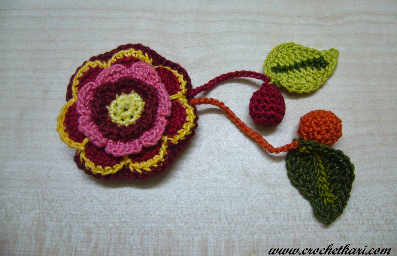 crochet flower pen drive cozy