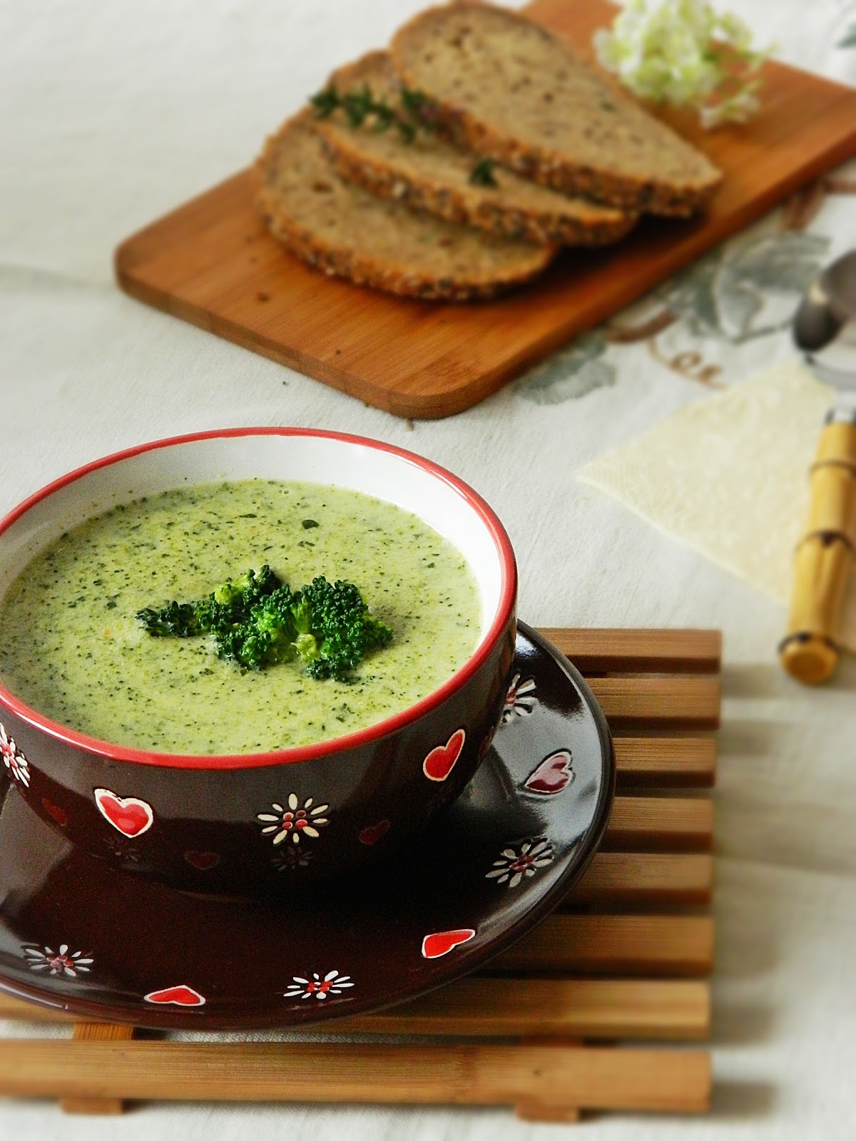Dr Ola&amp;#39;s kitchen: Broccoli cream Soup. Brokkoli creme suppe . شوربة بروكولي