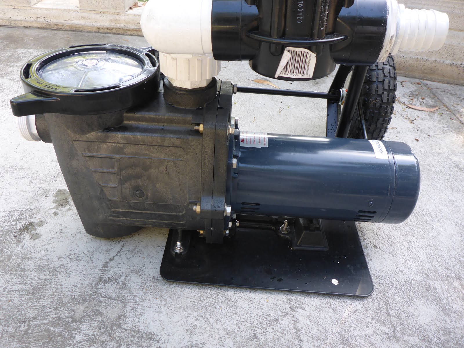 Swimming Pool Tips & Reviews Mini Vac II Portable Pool Vacuum System