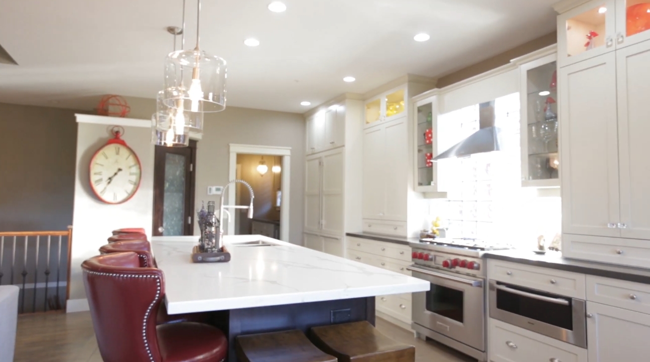 Luxury Home Interior Design Tour vs. 302 Dormie Point, Vernon, BC - Sotheby's International Realty Canada