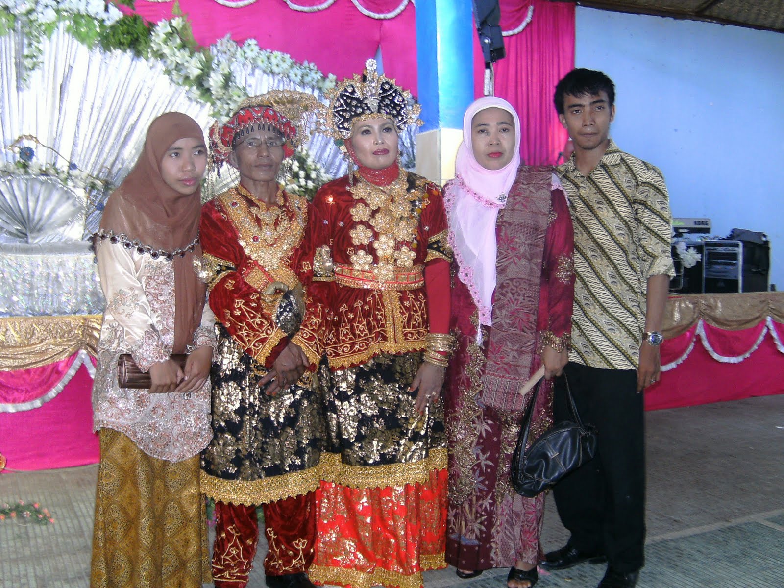 ADAT PERNIKAHAN MASYARAKAT SUKU SUMBAWA