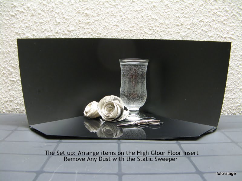 Foto Stage A Mordern Take On Still Life Flowers With Clear Glass