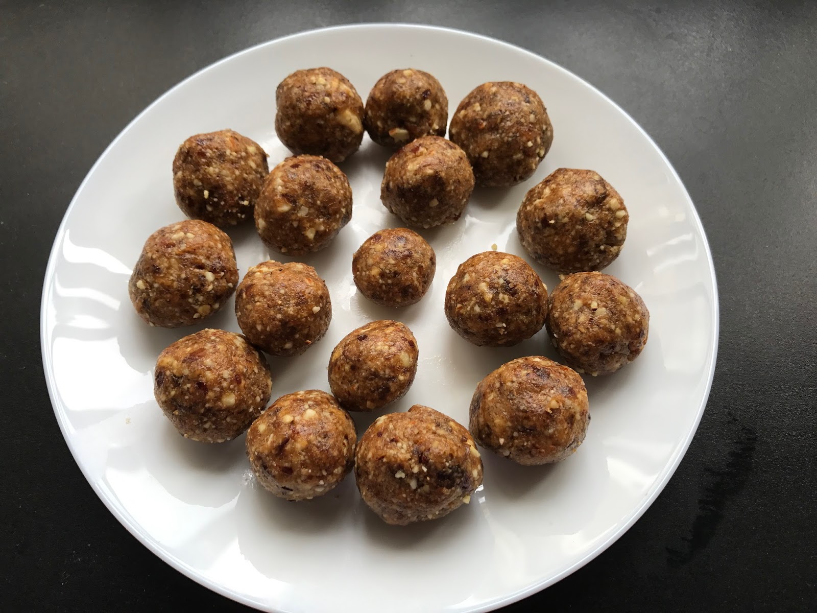 Instant dates ladoo Hellomomy