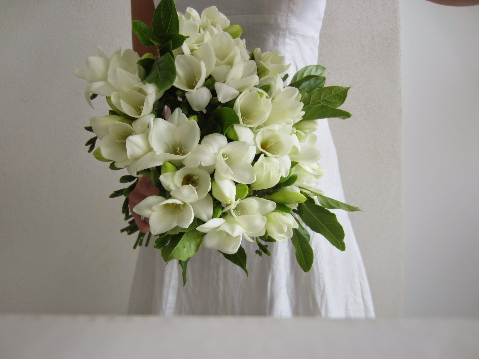 La petite boutique de fleurs - Fleuriste mariage Lyon: Bouquet de mariée  freesias