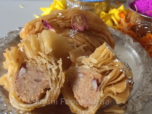 sindhi holi sweets