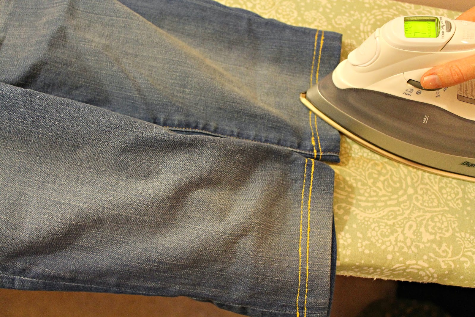 How to easily alter your Jeans into Shorts
