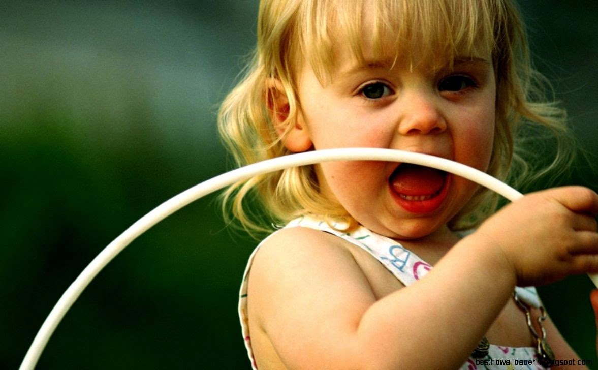 Cute Girl Desktop Background Widescreen Wallpaper Ea   1280x800